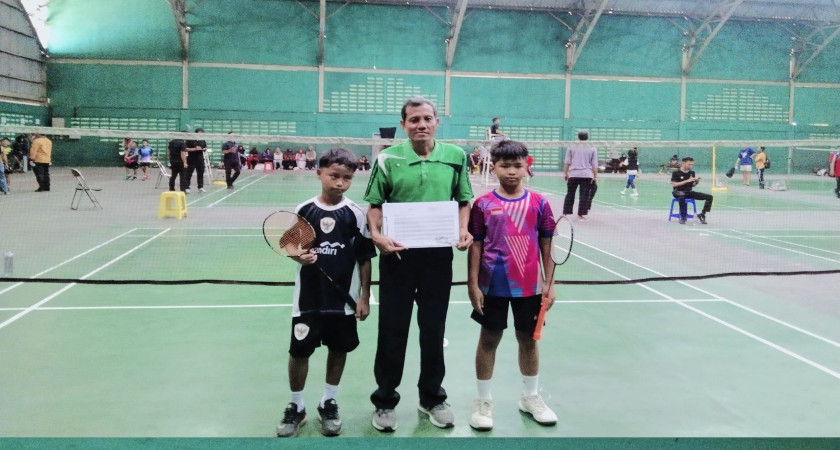 Siswa MI Unggulan Miftakhul Hikmah Wakili Kecamatan Tarik di Cabang Bulu Tangkis Porseni Kabupaten 2025