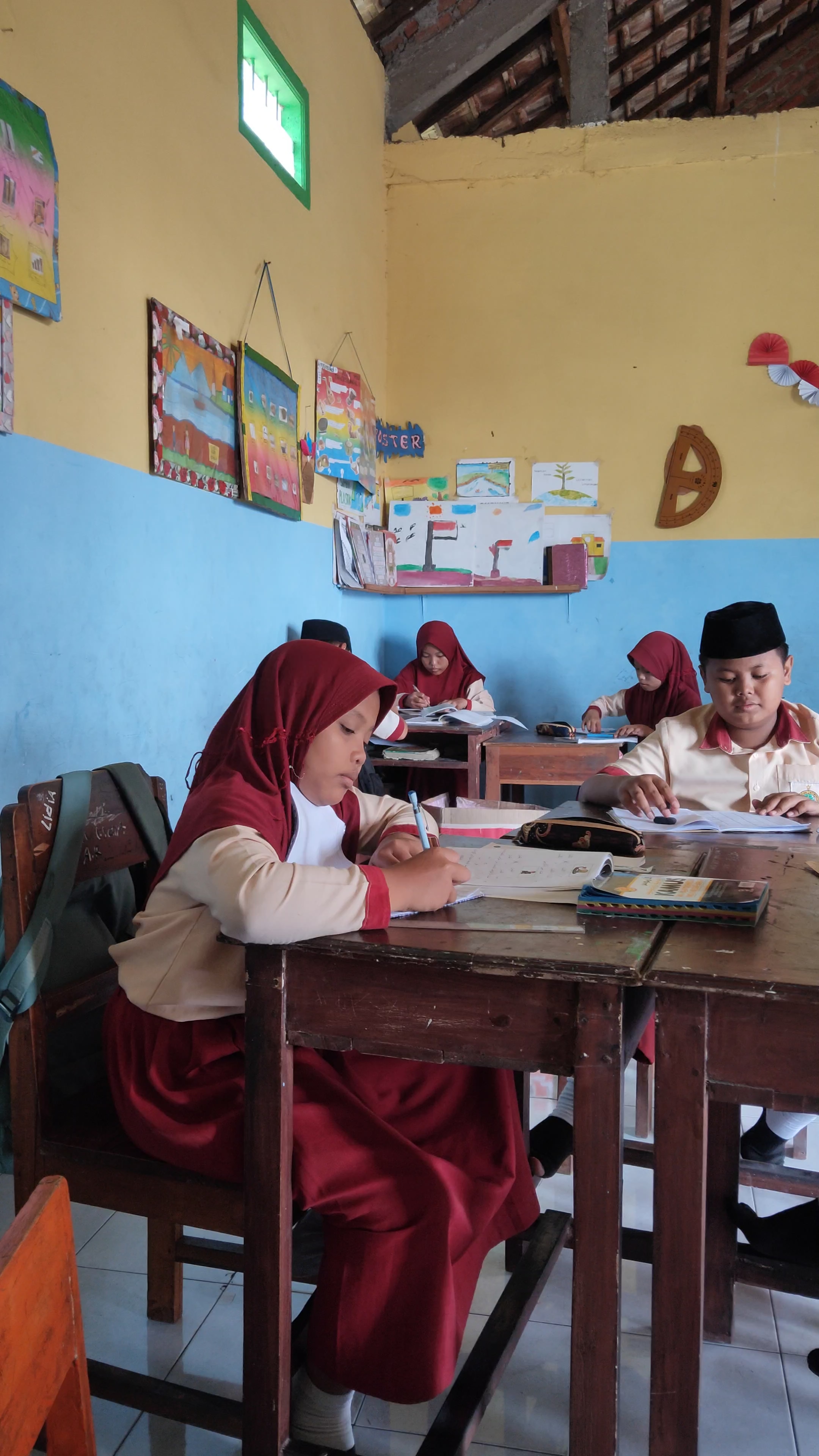 Berlatih mencari kosa kata bahasa arab
